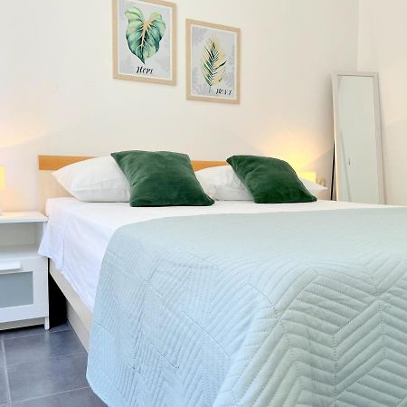 Rab City Apartment Greeny 拉布 外观 照片