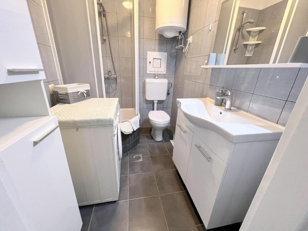 Rab City Apartment Greeny 拉布 外观 照片